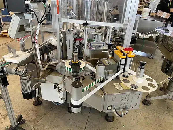 Prezzatrici-industriali-per-bottiglie-lombardia